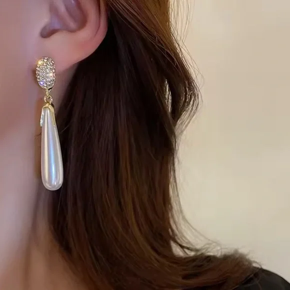 Modern Elegant Gold Pearl Drop Earrings - Picture 5 of 7